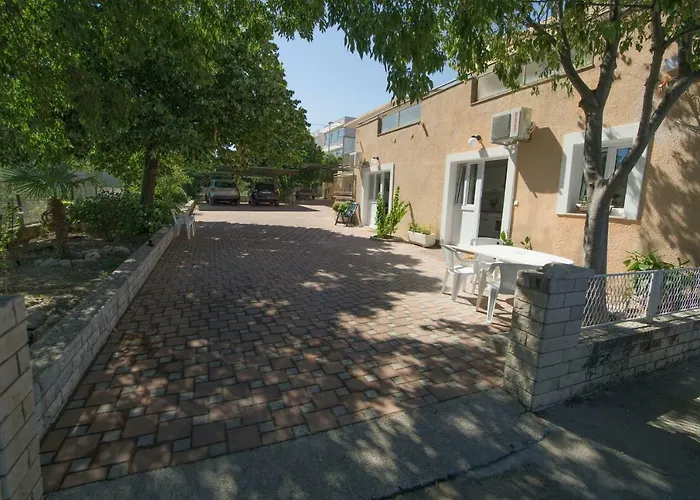 Neyra 2 Апартаменти Спліт