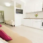 Apartamento Neyra 2 *