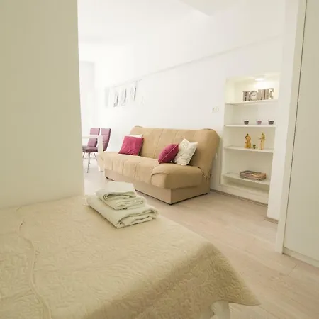 Neyra 2 Apartment