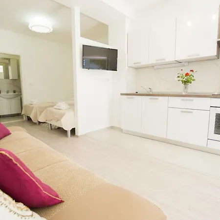 Apartment Neyra 2 *